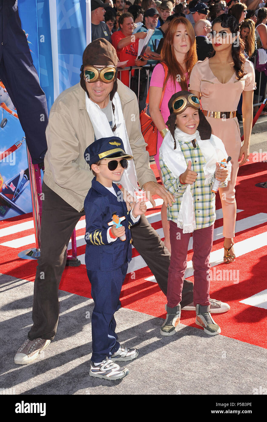 Kevin nealon and kids red carpet event hires stock photography and